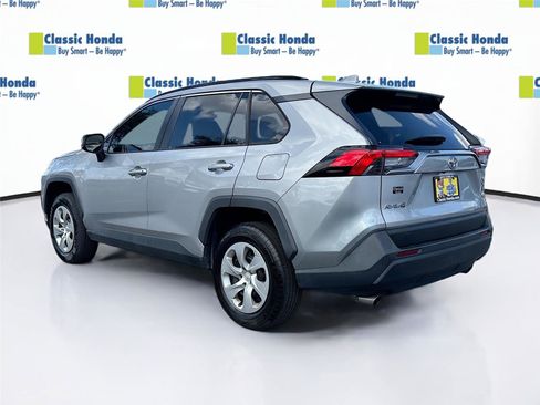 Used 2021 Toyota RAV4 LE image 5