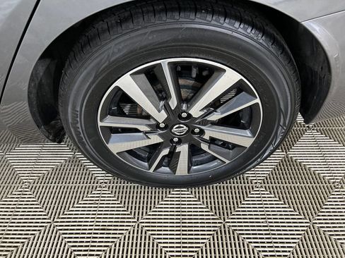 Used 2021 Nissan Versa SV FWD image 10