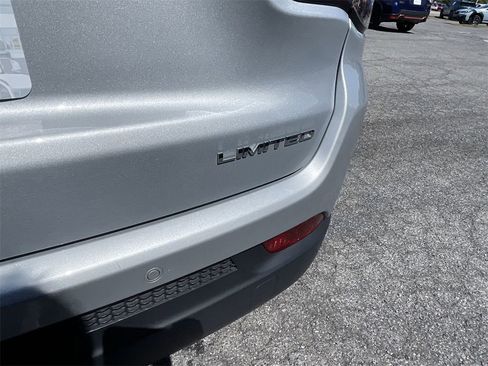 Used 2024 Jeep Compass Limited image 6