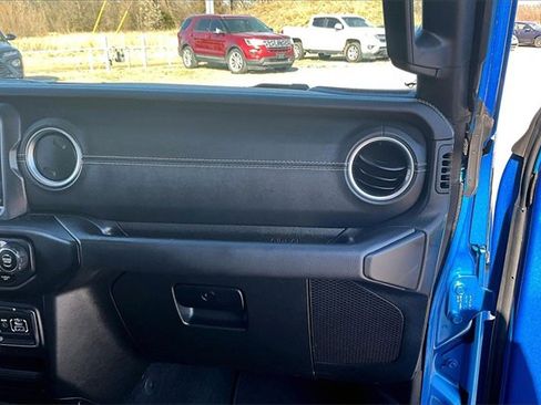 Used 2022 Jeep Wrangler Unlimited Sahara w/ Cold Weather Group image 24