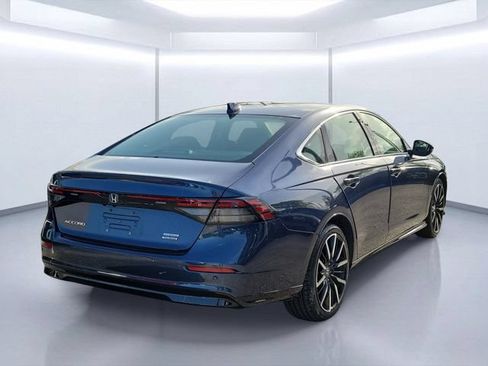 Used 2023 Honda Accord Touring image 4