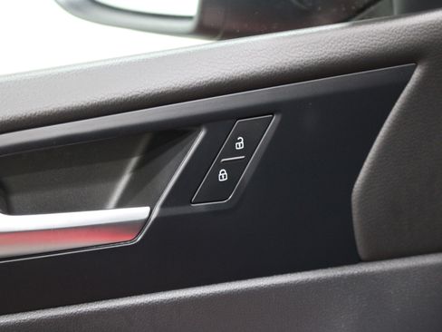 Used 2025 Volkswagen Jetta Sport image 9