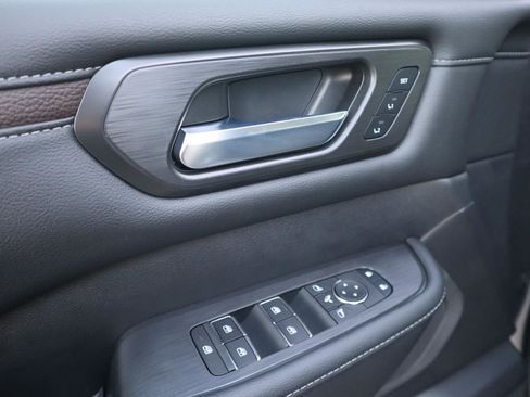 New 2026 Nissan Armada SL w/ Captain's Chari Seat Package image 16