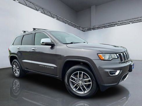 Used 2017 Jeep Grand Cherokee Limited AWD/4WD image 25