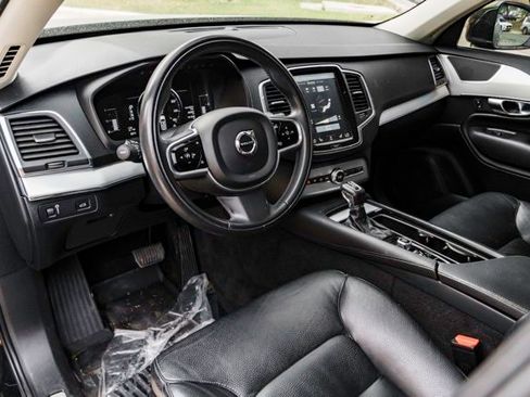 Used 2018 Volvo XC90 T5 Momentum w/ Convenience Package image 8