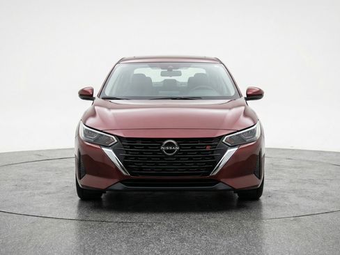 Used 2025 Nissan Sentra SV FWD image 2