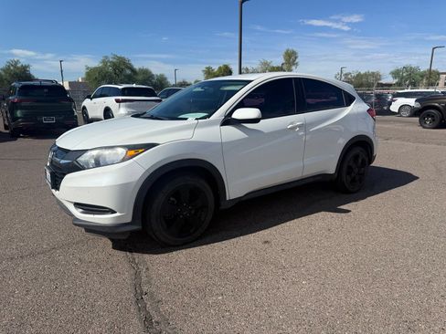 Used 2017 Honda HR-V LX image 1