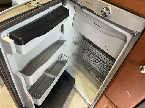 Used 2008 Dodge Sprinter 2500 w/ Trailer Tow Group image 37