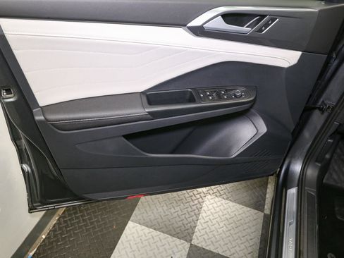 Used 2025 Volkswagen Taos SEL w/ Black Wheel Plus Package image 41