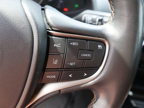 Used 2019 Lexus UX 250h w/ Premium Package AWD/4WD image 26