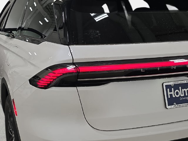 New 2026 Lincoln Nautilus Premier AWD/4WD image 30