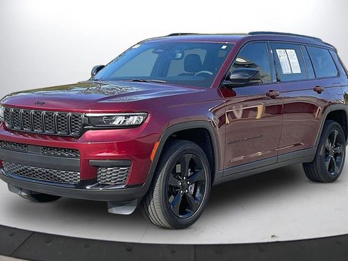 Certified 2025 Jeep Grand Cherokee L Altitude AWD/4WD image 4