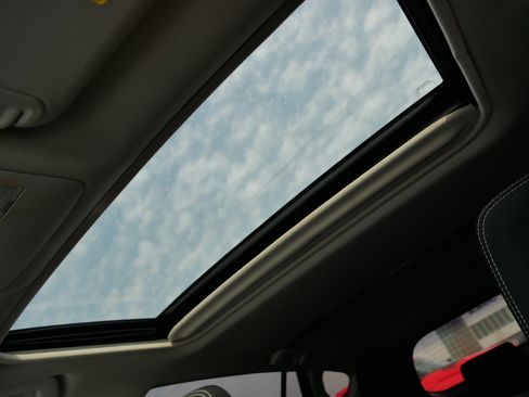 Used 2018 Toyota RAV4 XLE image 32