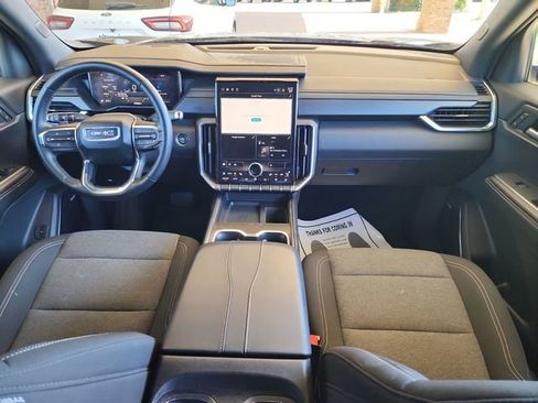 Used 2025 GMC Acadia Elevation image 13