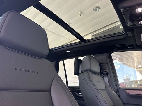 New 2026 GMC Yukon Denali w/ Denali Reserve Package image 19