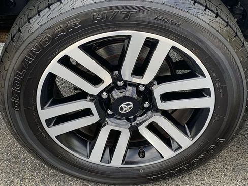 Used 2022 Toyota 4Runner Limited image 37