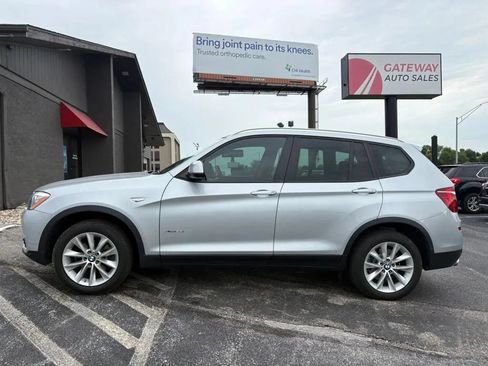 Used 2017 BMW X3 xDrive28i AWD/4WD image 2