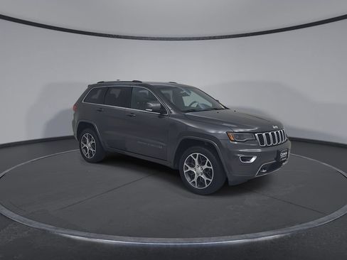 Certified 2018 Jeep Grand Cherokee Limited AWD/4WD image 4