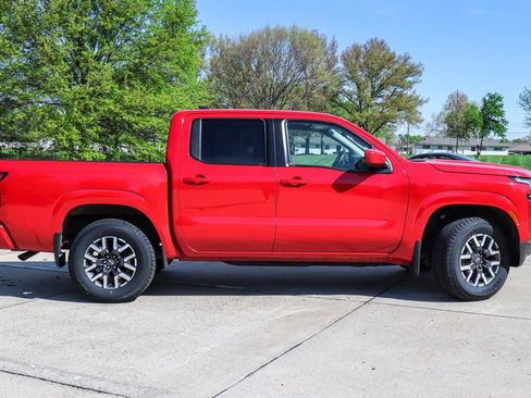 Used 2022 Nissan Frontier SV image 5