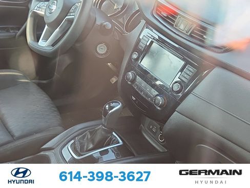 Used 2018 Nissan Rogue S AWD/4WD image 13