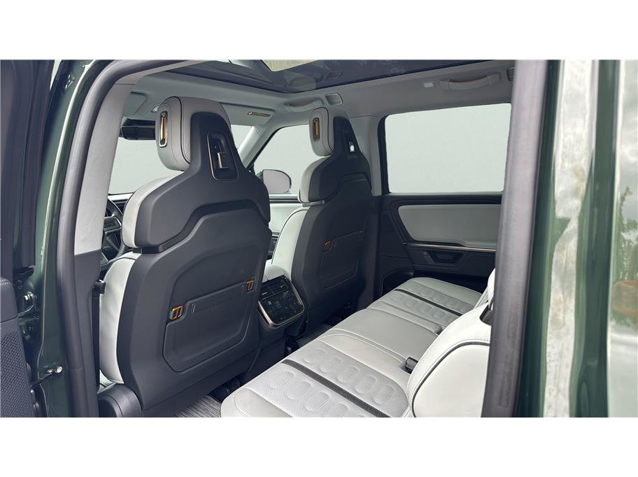 Used 2025 Rivian R1S Adventure Dual AWD/4WD image 15