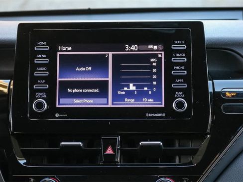 Used 2022 Toyota Camry SE image 15