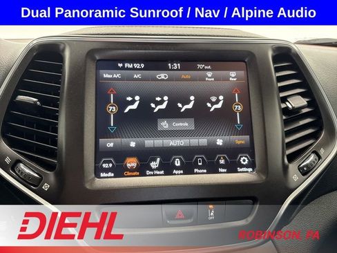 Used 2022 Jeep Cherokee Trailhawk w/ Sun, Sound & Nav Group AWD/4WD image 31
