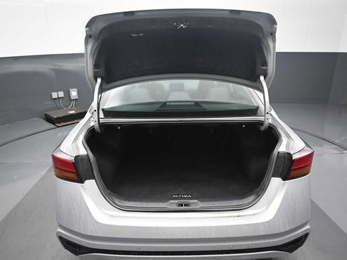 Used 2023 Nissan Altima 2.5 SV FWD image 26