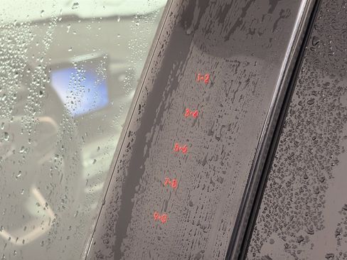 Used 2021 Ford Explorer XLT image 19