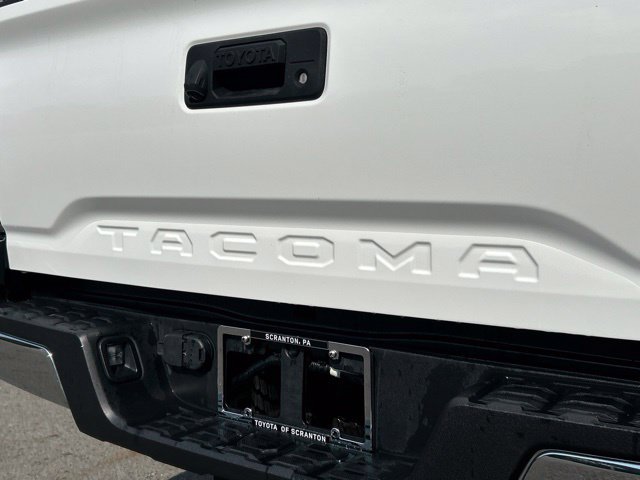 Used 2023 Toyota Tacoma TRD Off-Road AWD/4WD image 15