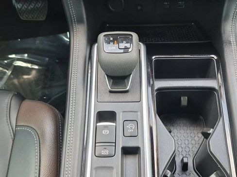 Used 2023 Nissan Pathfinder Platinum w/ Cargo Package FWD image 12
