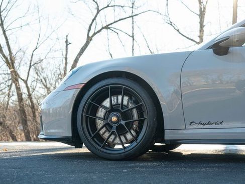 Used 2025 Porsche 911 Targa 4 GTS image 37