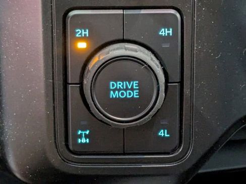 New 2026 Ford F250 Lariat w/ Black Appearance Package image 29