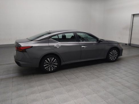 Used 2024 Nissan Altima 2.5 SV image 10