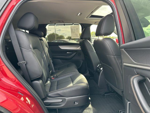 Used 2024 MAZDA CX-90 3.3 Turbo w/ Preferred Package AWD/4WD image 31