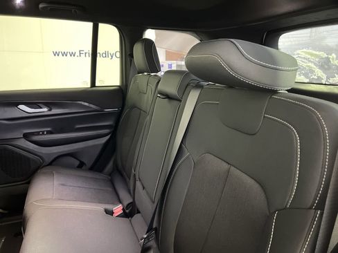 New 2025 Jeep Grand Cherokee Laredo w/ Luxury Tech Group I image 29