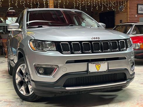 Used 2020 Jeep Compass Limited FWD image 3