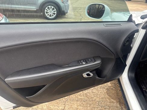 Used 2018 Dodge Challenger R/T w/ Performance Handling Group image 7