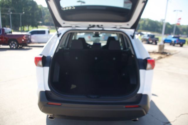 Used 2025 Toyota RAV4 XLE FWD image 13