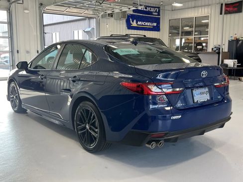 Used 2026 Toyota Camry SE FWD image 5