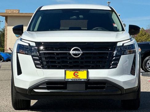 New 2026 Nissan Pathfinder S image 3