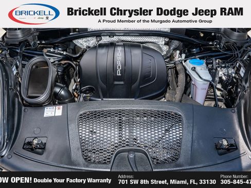 Used 2018 Porsche Macan AWD/4WD image 35