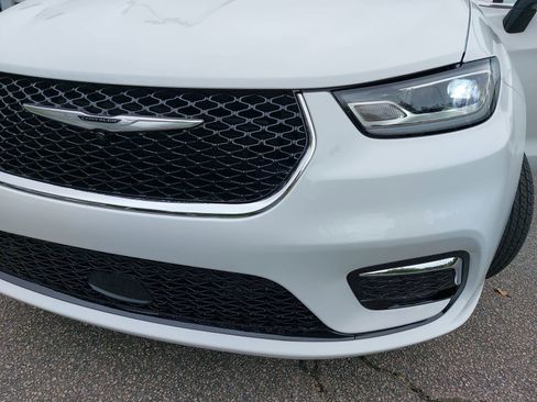 New 2026 Chrysler Pacifica Select image 33