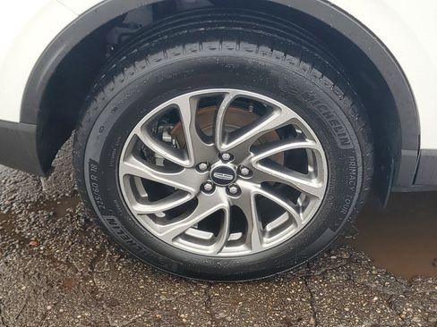 Certified 2022 Lincoln Corsair Standard w/ Equipment Group 101A image 7