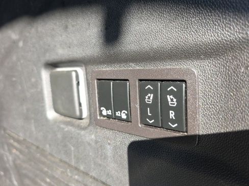 Used 2023 Chevrolet Suburban RST w/ Luxury Package image 33