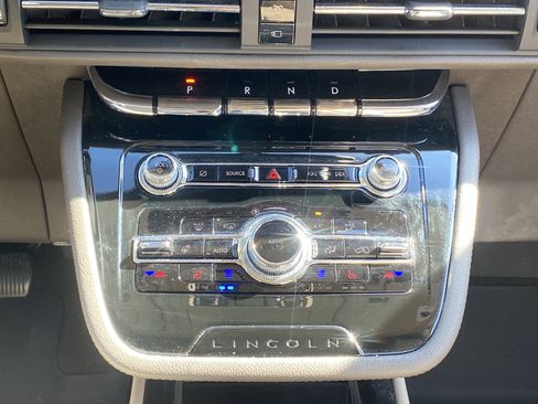 Used 2022 Lincoln Corsair AWD w/ Equipment Group 101A image 18