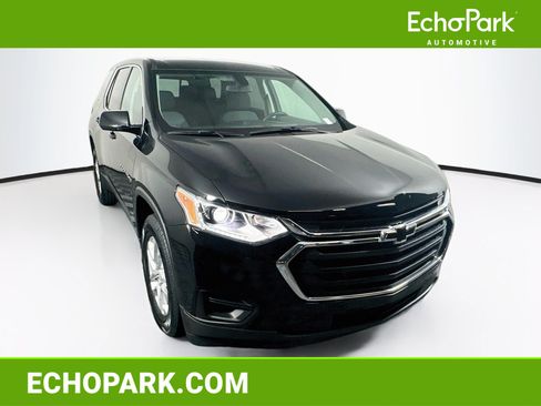 Used 2020 Chevrolet Traverse LS FWD image 1