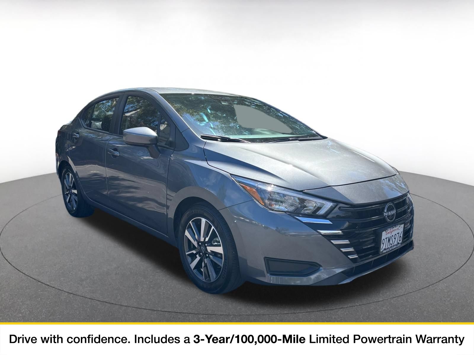 Used 2025 Nissan Versa SV FWD image 1