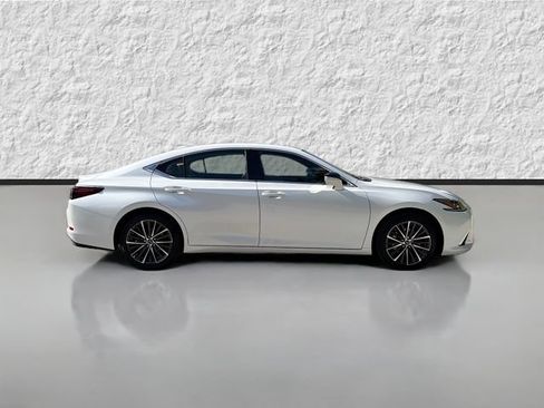 Used 2025 Lexus ES 350 w/ Premium Package FWD image 2