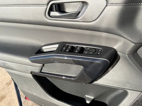 New 2026 Nissan Pathfinder SV image 18